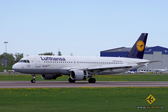Airbus A320-214